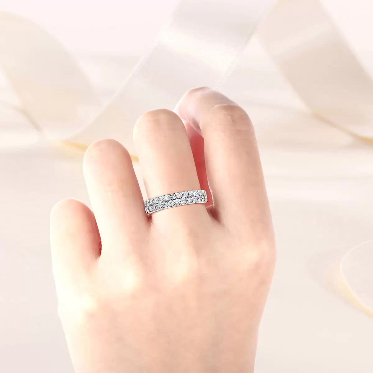 0.70ctw Round Brilliant Cut Diamond Ring, 14ct White Gold