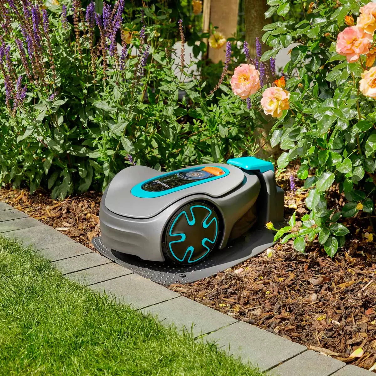 Gardena Sileno Minimo Smart Robotic Lawn Mower + Charging Station (250m² cutting