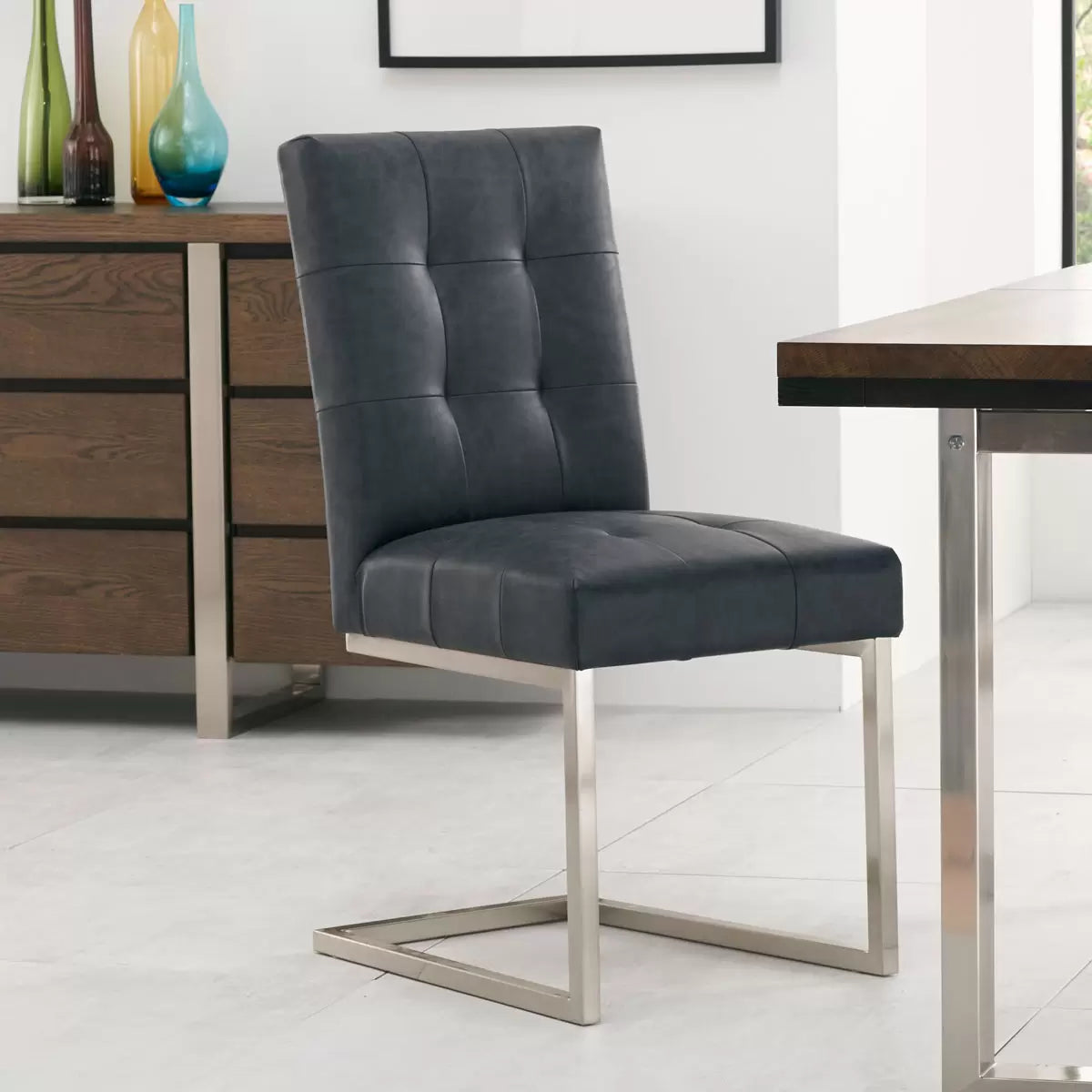 Bentley Designs Tivoli Dark Oak Extending Dining Table + 6 Black Cantilever
