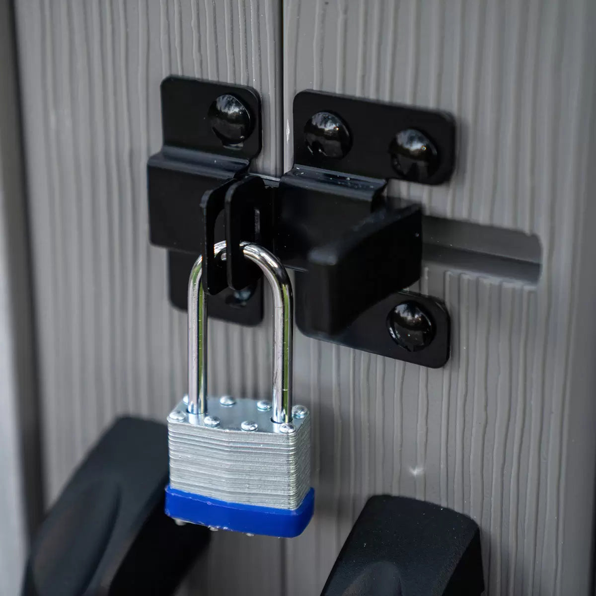 Lifetime 4ft 8" x 3ft 2" (1.47 x 0.97m) Rough Cut Vertical 2,060 Litre Storage Shed with Shelves - Model 60375U