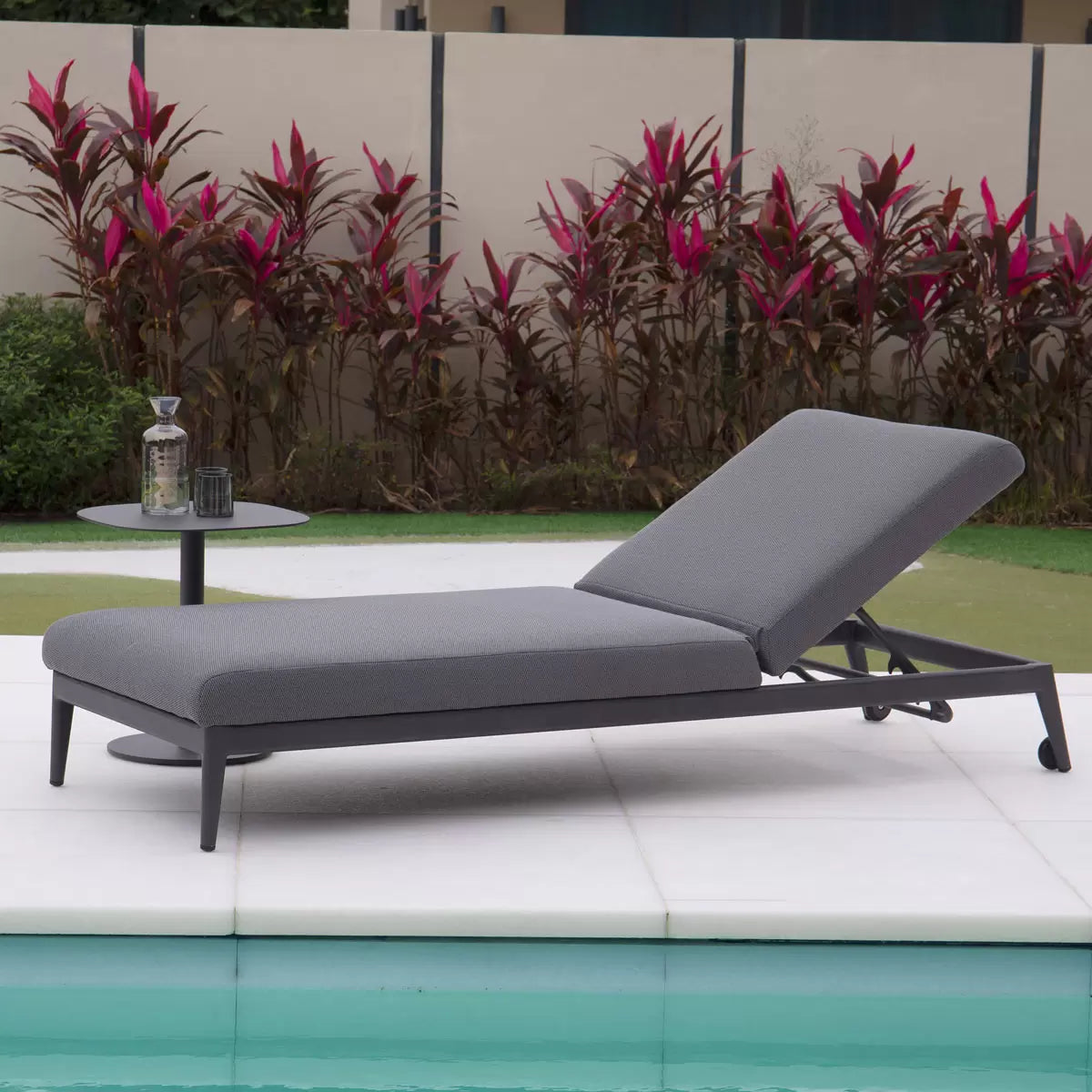Harbour Lifestyle Luna Sun Lounger + Cover