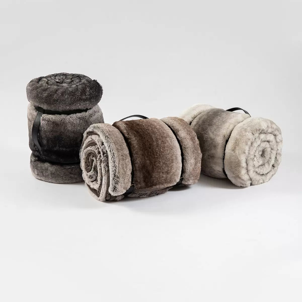 Mon Chateau Faux Fur Throw, 152 x 177 cm, view 29