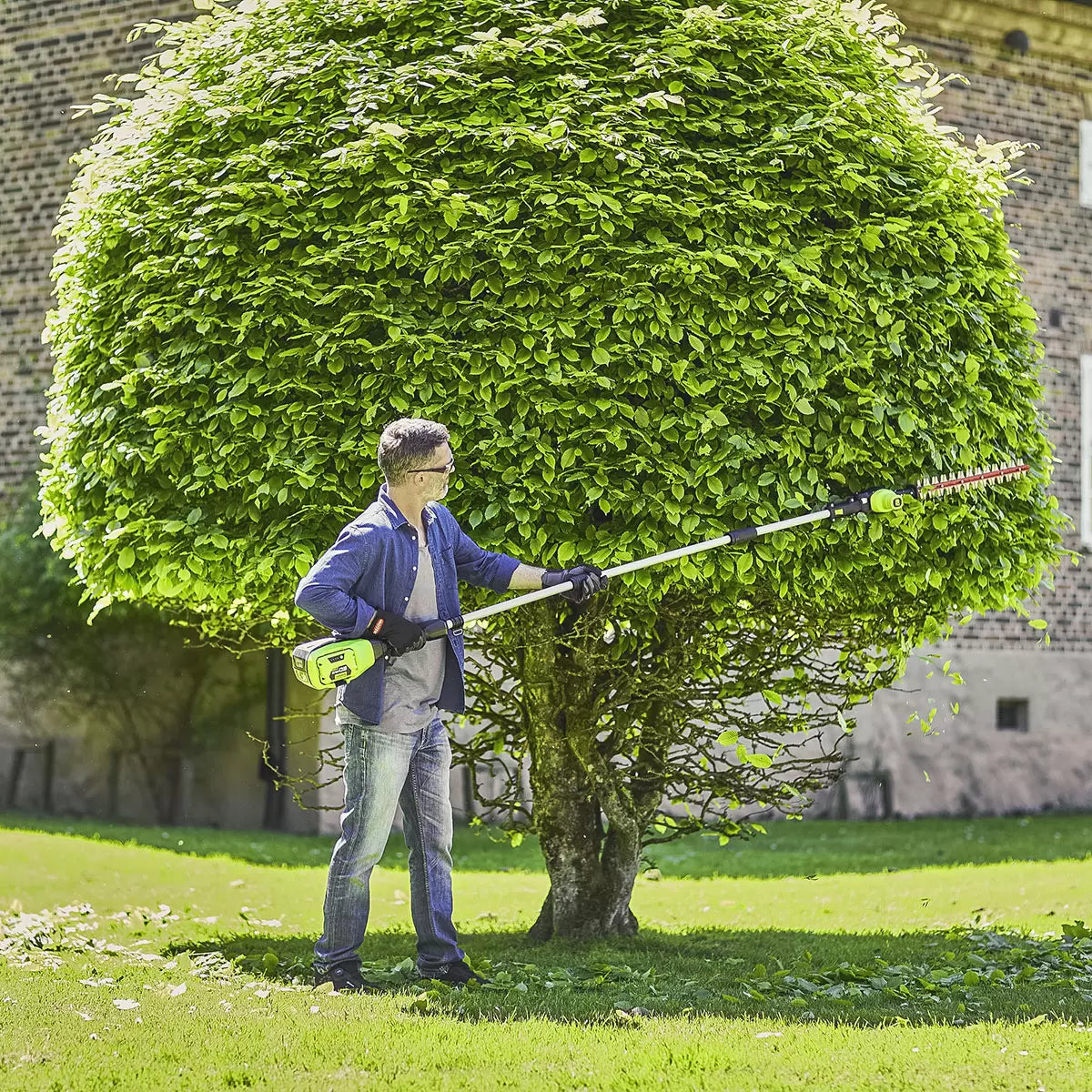 Greenworks 60V DigiPro 51cm (20") Long Reach Cordless Hedge Trimmer (Tool Only)