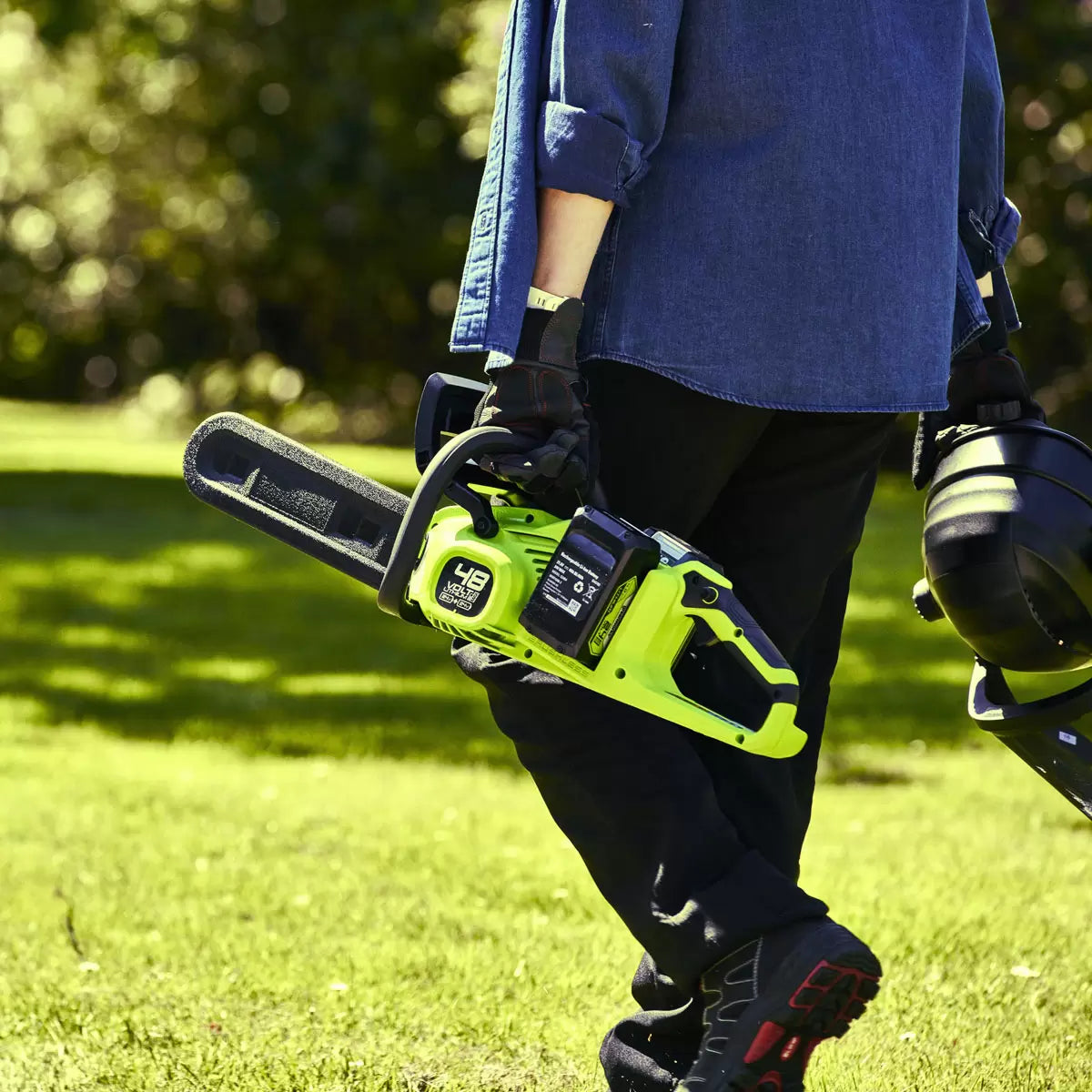 Greenworks 48V 36cm Cordless Brushless Chainsaw + 2 x 24V (4Ah) Battery & 2Ah