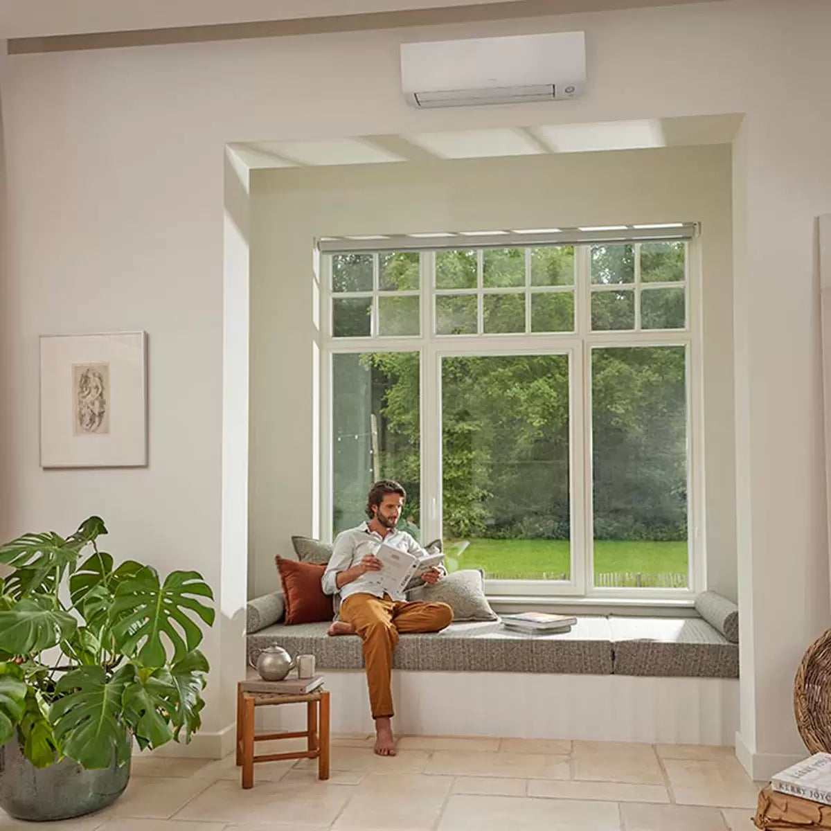Installed Daikin Perfera Single Split Air Conditioning Unit for Commercial Use