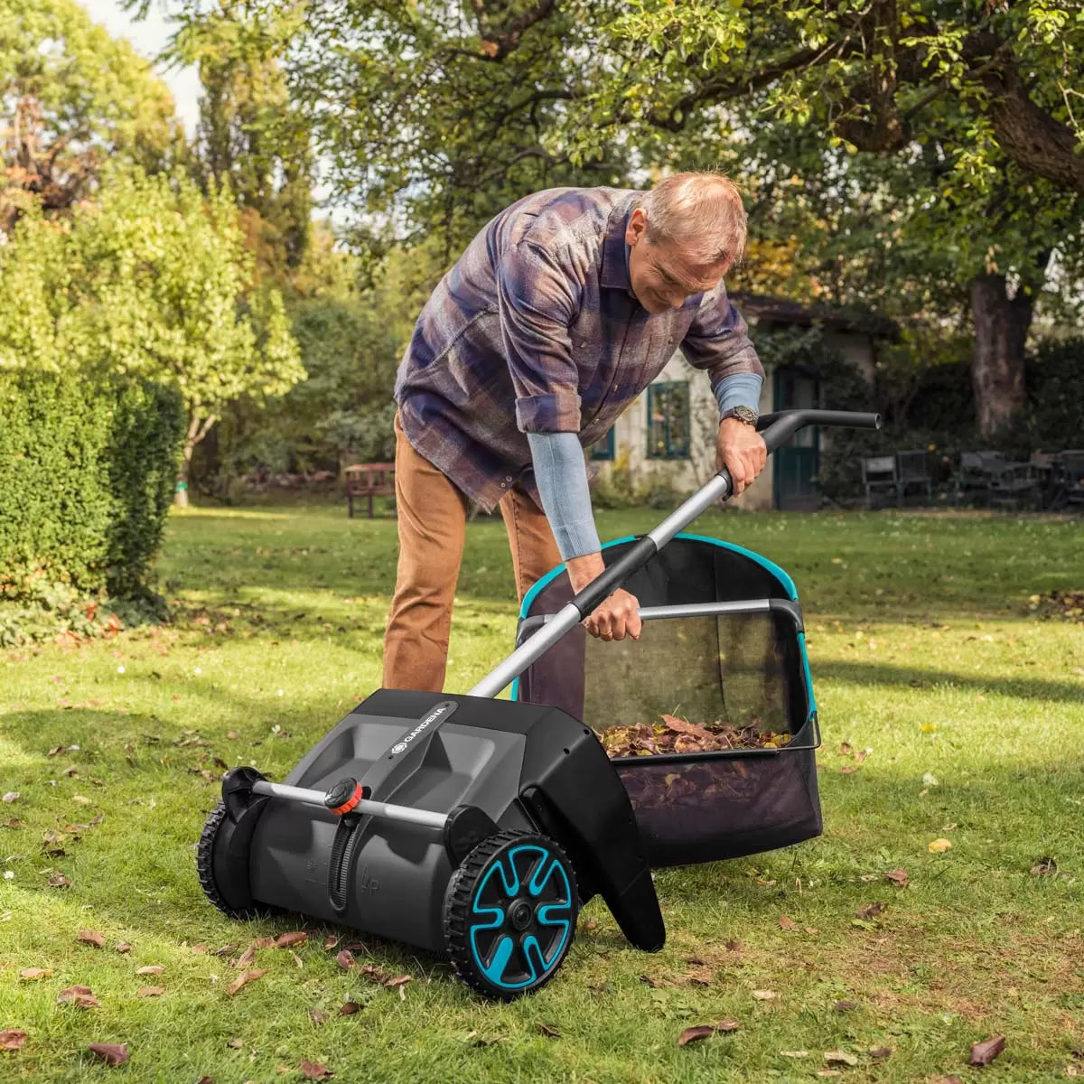 Gardena Leaf and Grass Collector, view 5