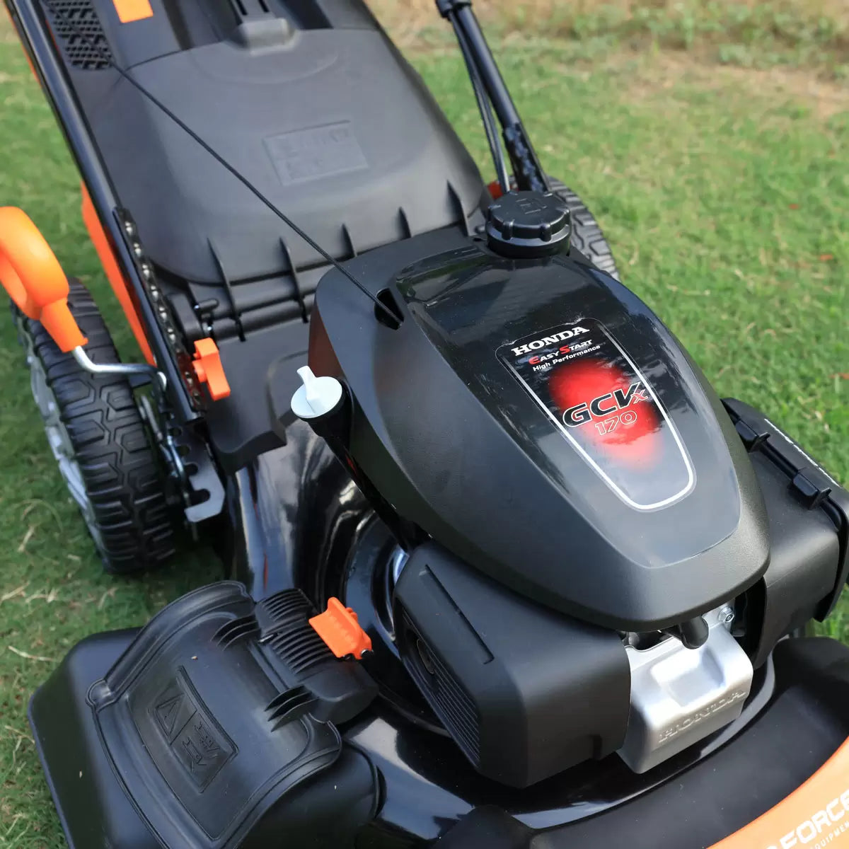 YardForce 167cc Honda Engine 51cm Self-Propelled Petrol Lawn Mower
