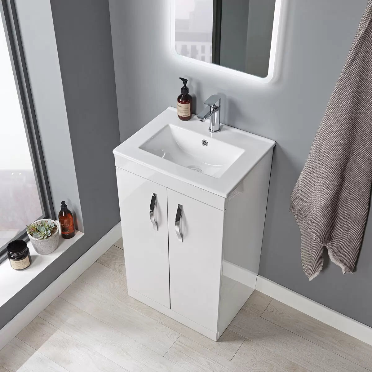 Tavistock Vesta 51.0 cm Floor Mounted Vanity Unit in White