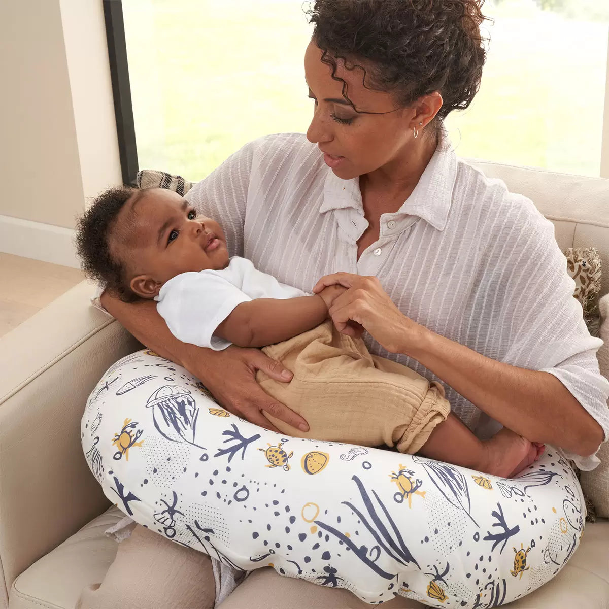Tutti Bambini Feeding Pillow 42 x 55 cm, Our Planet