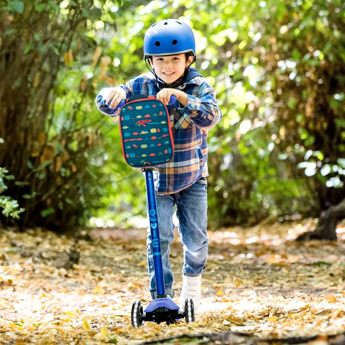 Micro Maxi Deluxe LED Navy Scooter with Medium Blue Helmet and Vehicle Lunch Bag (5+ Years)