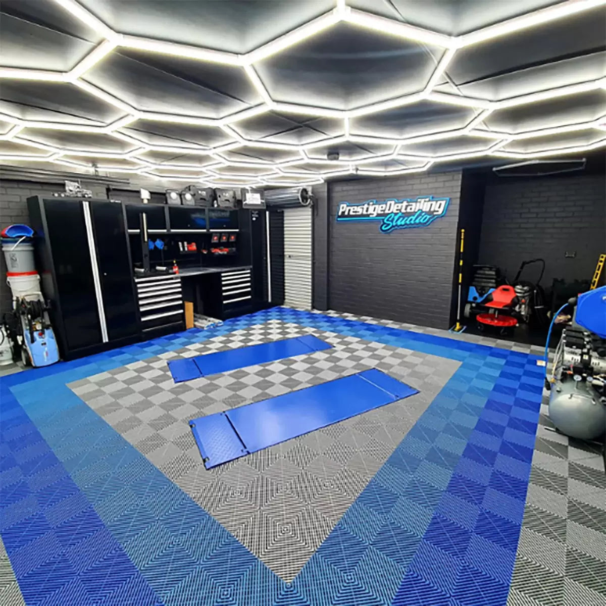 Swisstrax Ribtrax® Pro Vented Modular 19mm Garage Floor Tiles - 25 pack (400