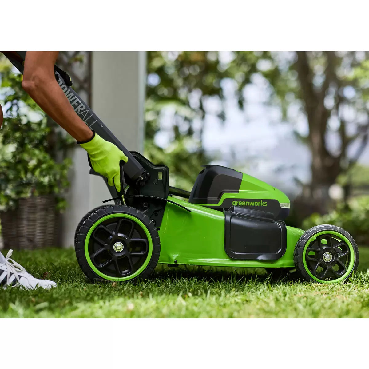 Greenworks 48V 46cm Self-Propelled Cordless Lawn Mower + 2 x 24V (4Ah) Batteries