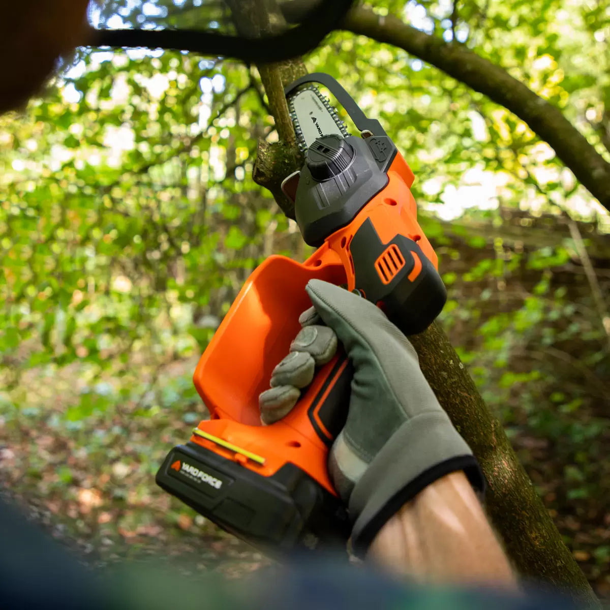Yard Force 20V 12cm Mini Chainsaw + 20V (2Ah) Battery & Charger Bundle