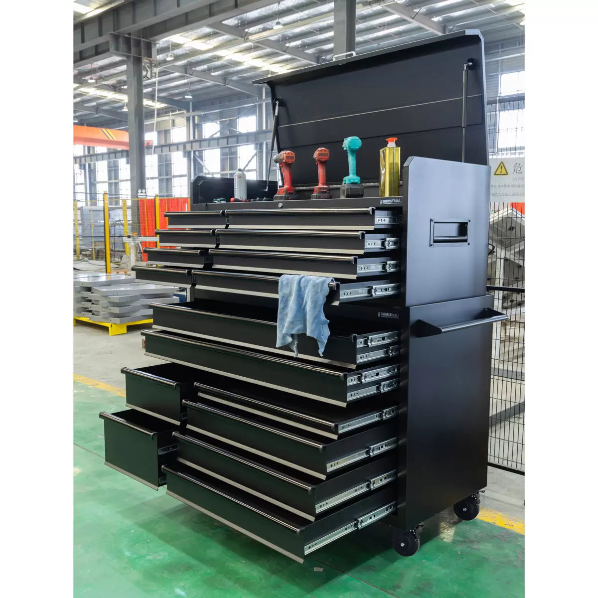 Hilka 55" (140cm) Industrial 16 Drawer Tool Trolley and Chest