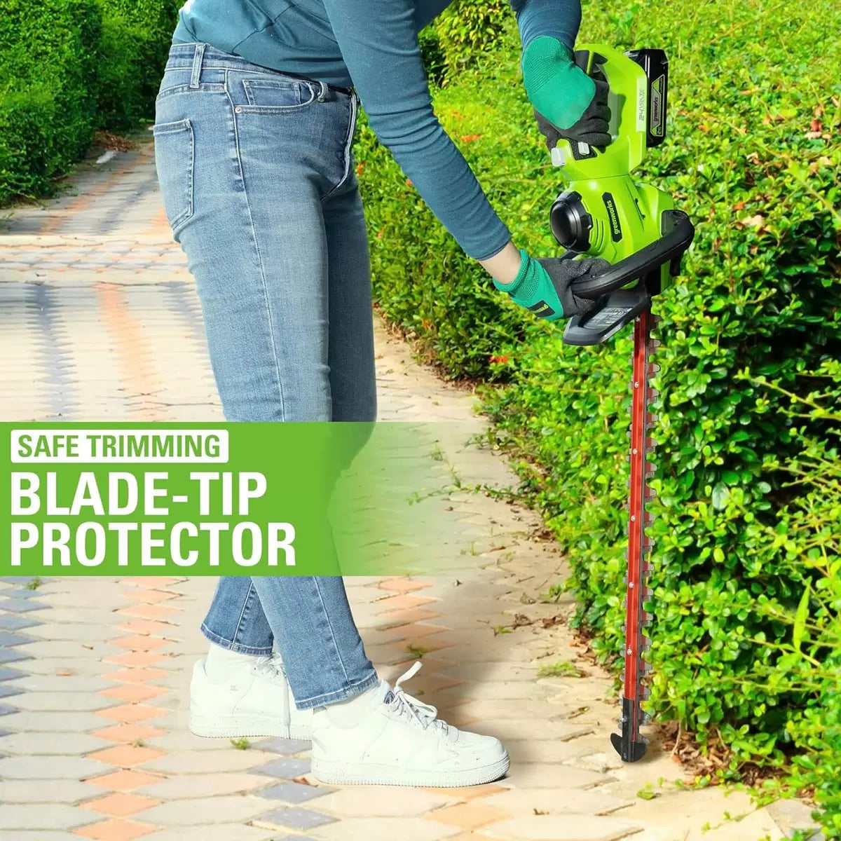 Greenworks 24V 61cm Cordless Brushless Hedge Trimmer + 24V (2Ah) Battery &