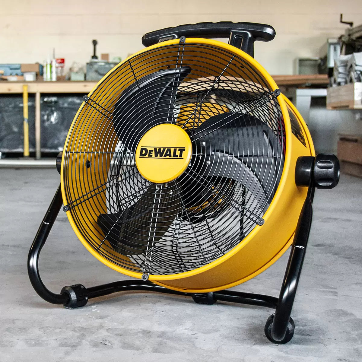DEWALT® 18" (46cm) Industrial Floor Fan