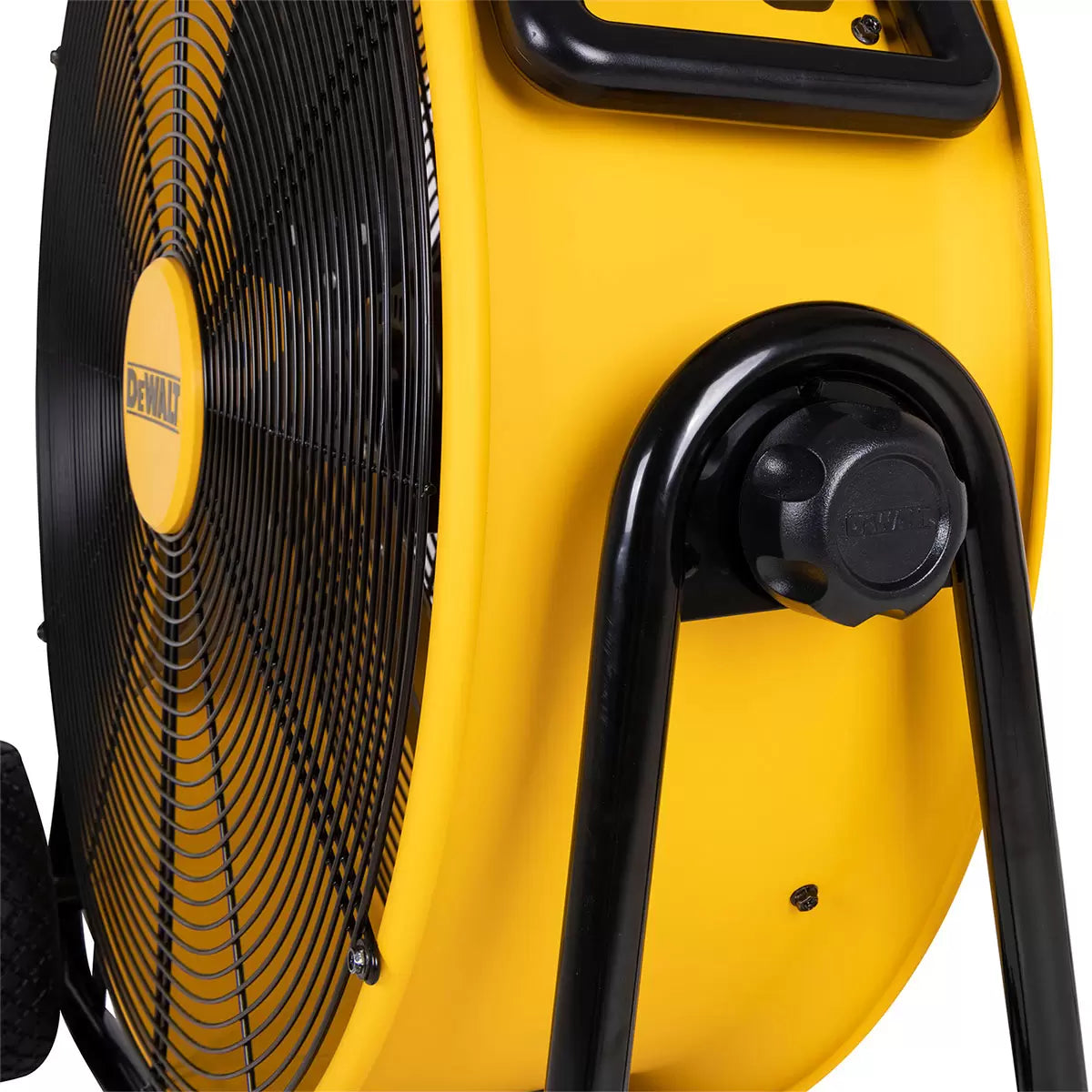 DEWALT® 24" (61cm) Industrial Floor Fan