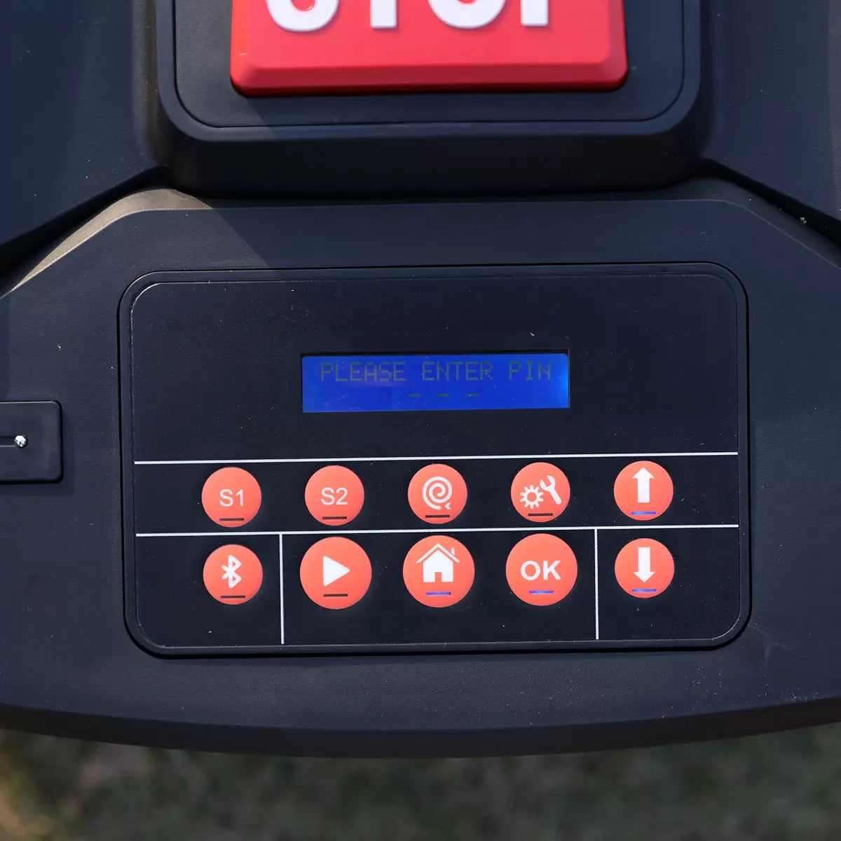 Yard Force MB800 Robotic Lawnmower + Charging Station (800m² Cutting Area)