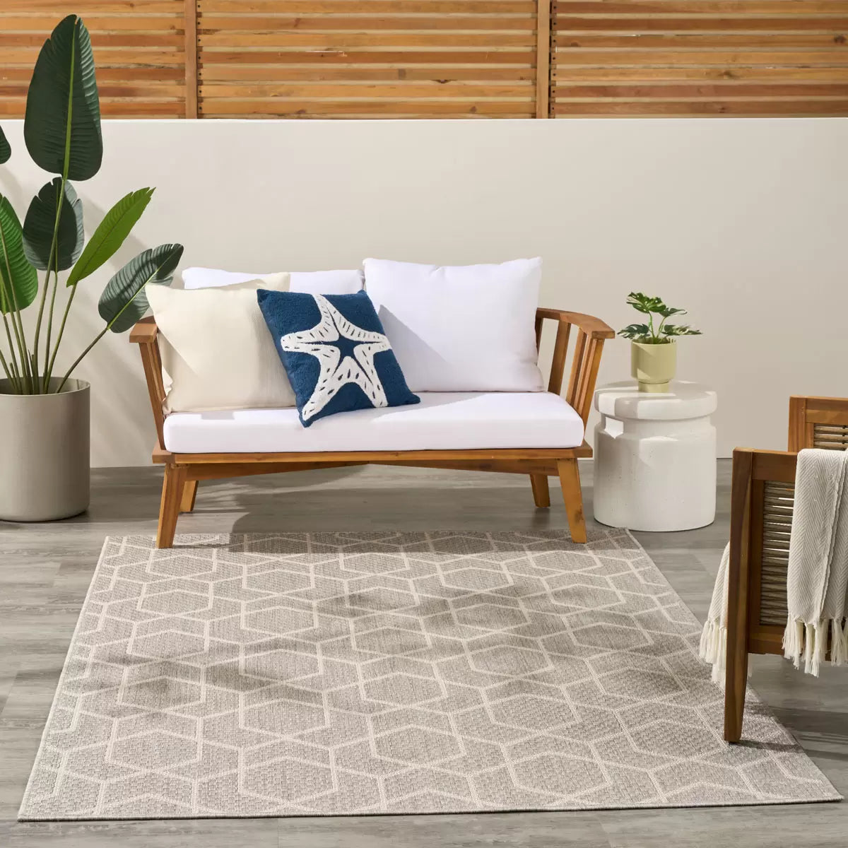 Nourison Horizon Geometric Grey Indoor Outdoor Rug, in 2 Sizes