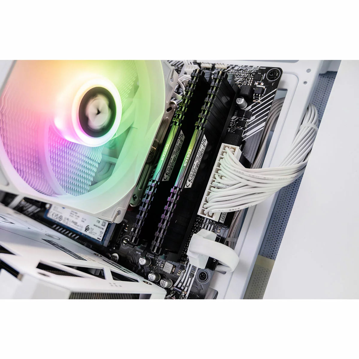 AWD-IT Frame 5, AMD Ryzen 5, 16GB RAM, 1TB SSD, NVIDIA GeForce RTX 5060, Gaming