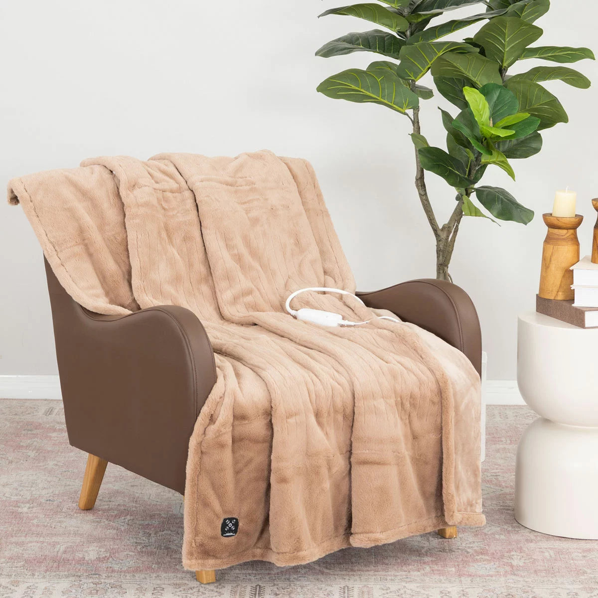 Berkshire Luxe Faux Fur Heated Throw, 127 x 152 cm