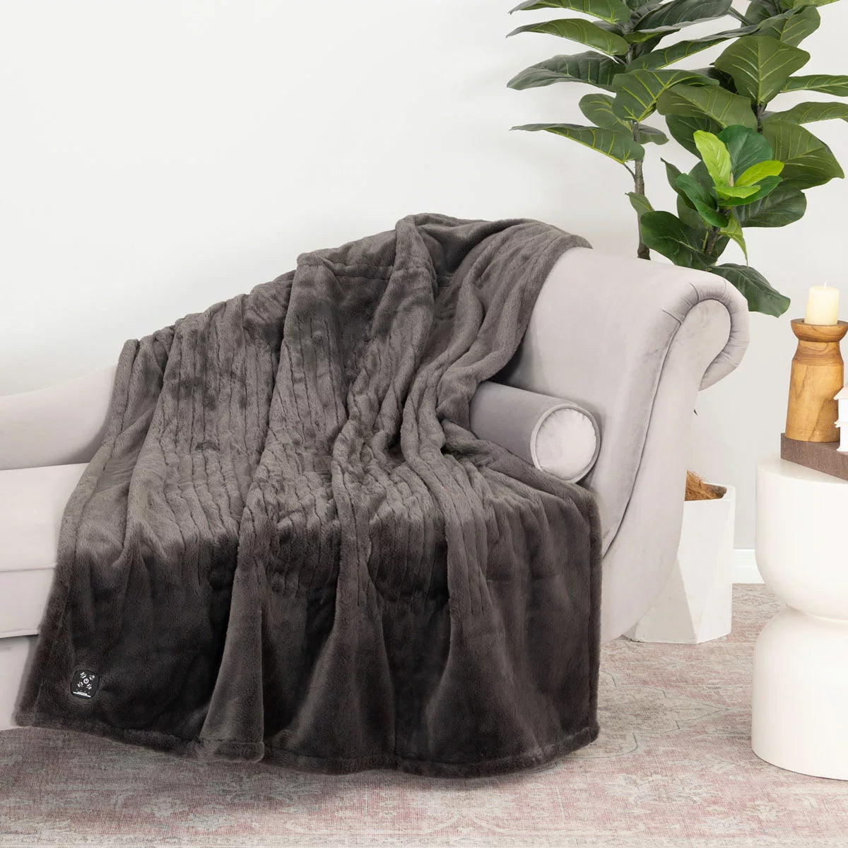 Berkshire Luxe Faux Fur Heated Throw, 127 x 152 cm