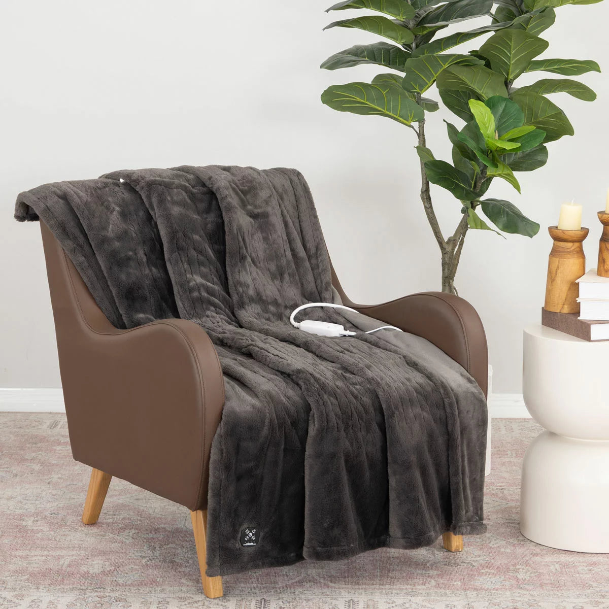 Berkshire Luxe Faux Fur Heated Throw, 127 x 152 cm