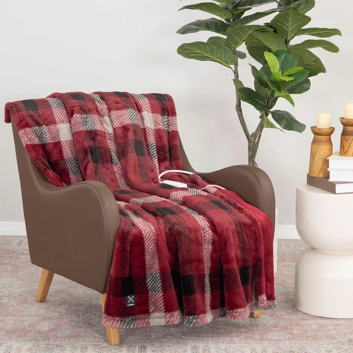 Berkshire Luxe Faux Fur Heated Throw in Taupe, 127 x 152 cm, view 16