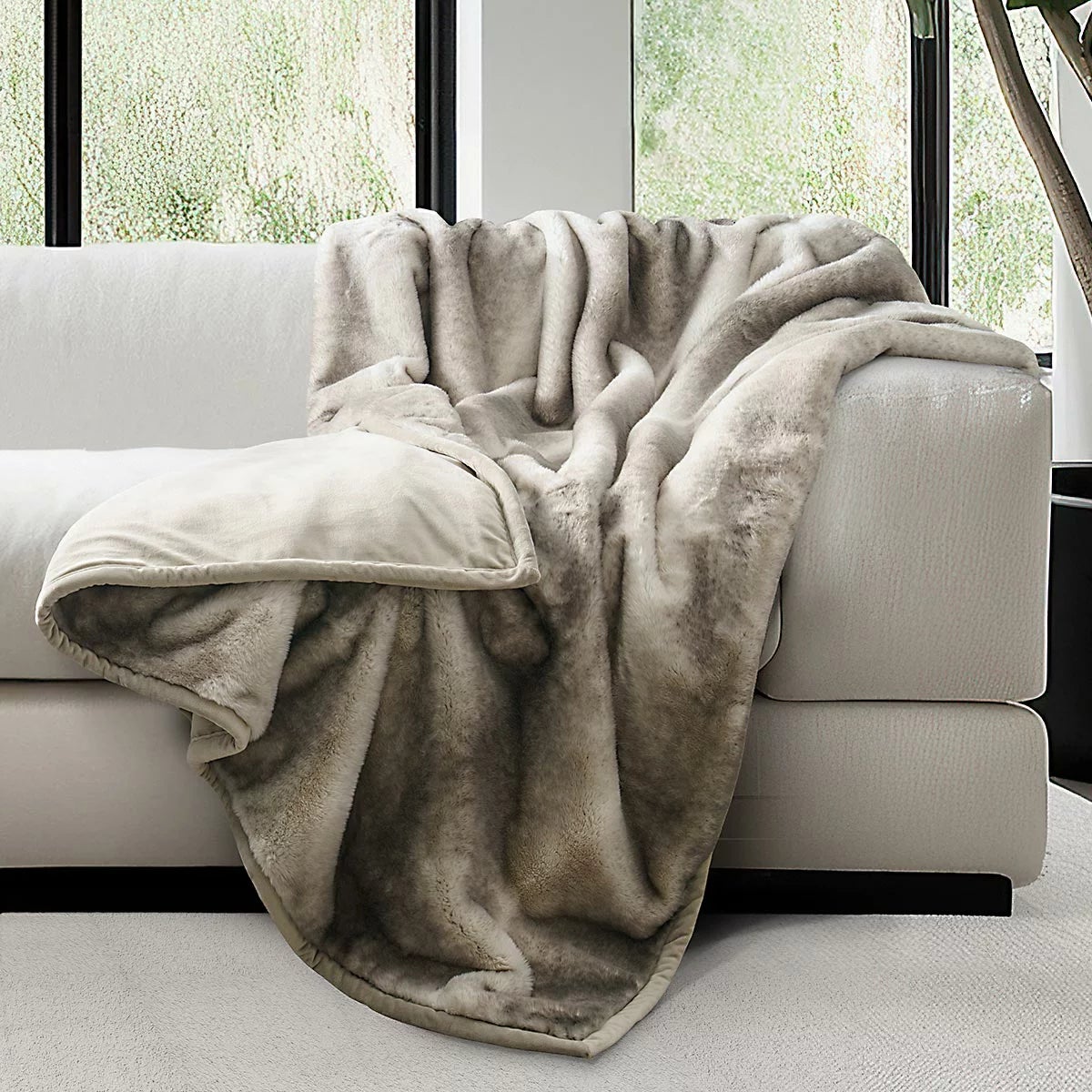 Mon Chateau Faux Fur Throw, 152 x 177 cm, view 21