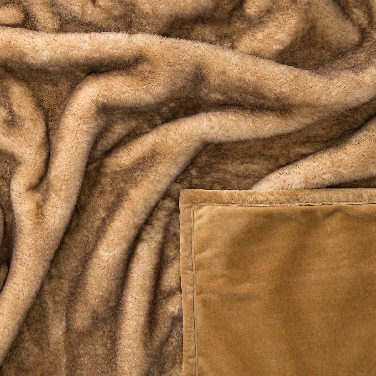 Mon Chateau Faux Fur Throw, 152 x 177 cm, view 35