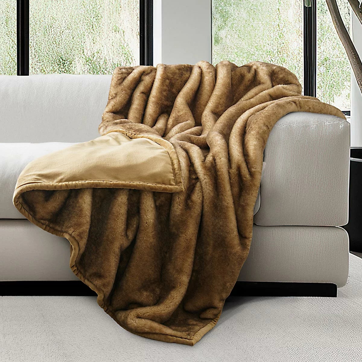 Mon Chateau Faux Fur Throw, 152 x 177 cm, view 33