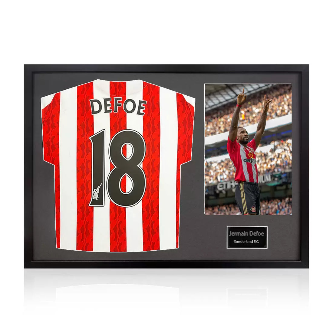 Jermain Defoe Signed Framed Sunderland Football Shirt including 1 Photo in 2
