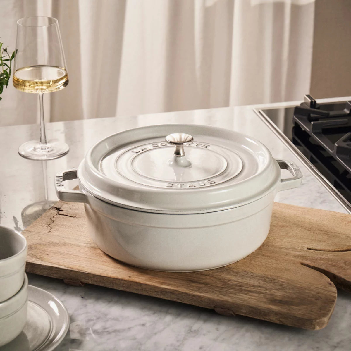 STAUB Shallow Cocotte in White Truffle, 26cm/3.7L
