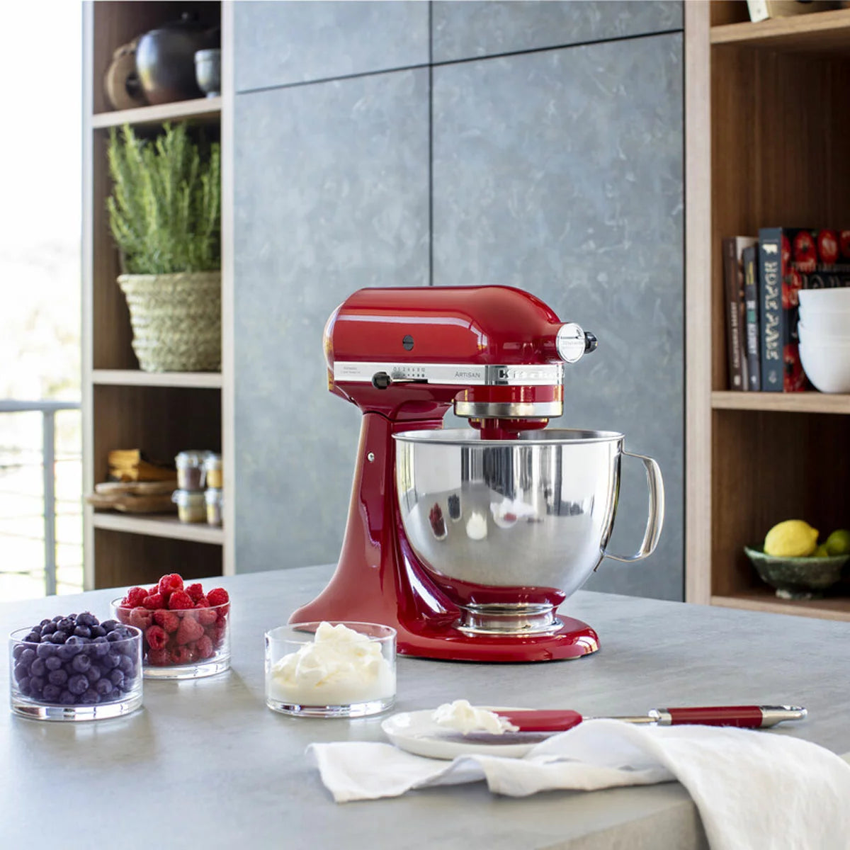 KitchenAid Artisan Stand Mixer 4.8L Stainless Steel Bowl, Empire Red, 5KSM125BER