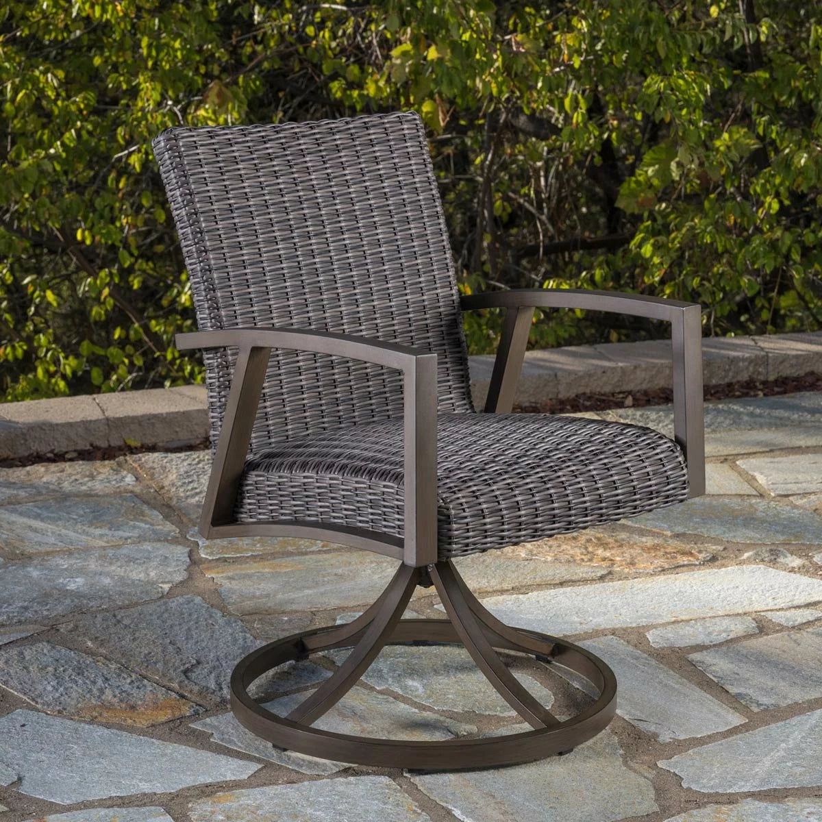 SunVilla Sarasota 7 Piece Low Wicker Dining Fire Set + Cover