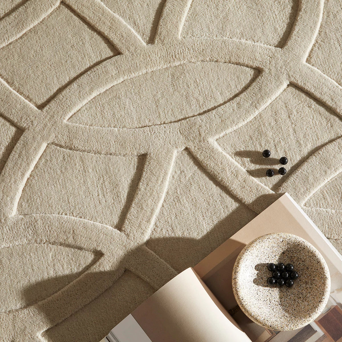 Concept Looms Priory Taupe Circles Rug in 4 Sizes