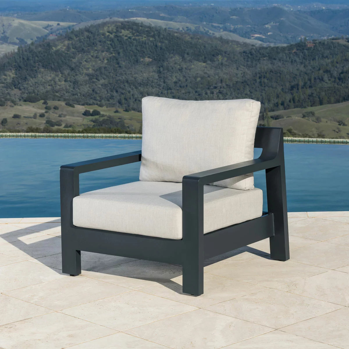 MoDe Terressa 4 Piece Deep Seating Set + Cover