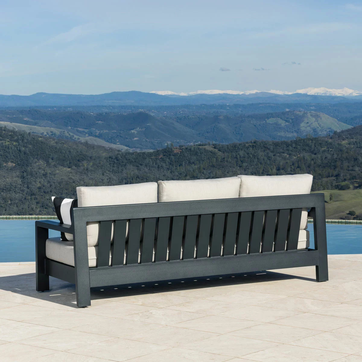 MoDe Terressa 4 Piece Deep Seating Set + Cover
