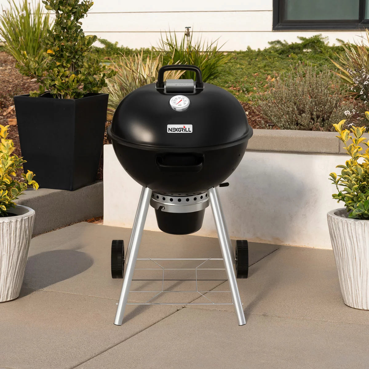Nexgrill 22.5" (57cm) Charcoal Kettle Barbecue + Cover