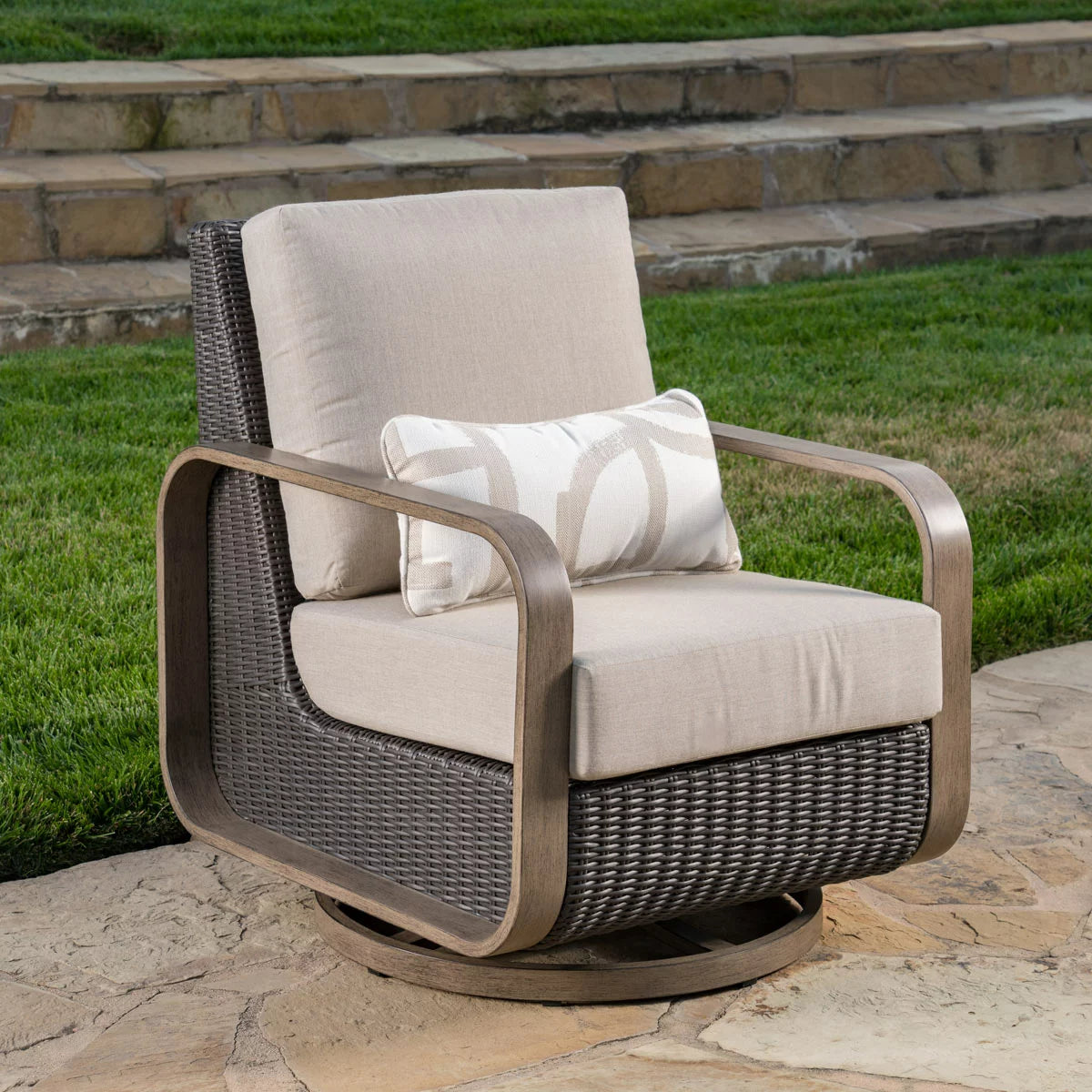 SunVilla Violet 4 Piece Wicker Deep Seating Set + Cover