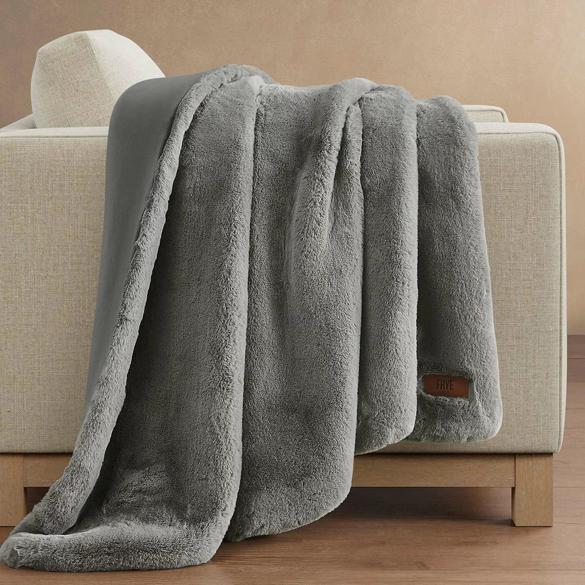 FRYE Luxe Faux Fur Throw, 152 x 177 cm