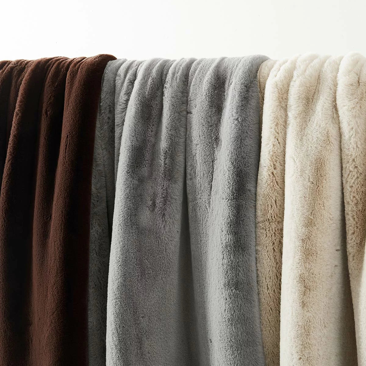 FRYE Luxe Faux Fur Throw, 152 x 177 cm