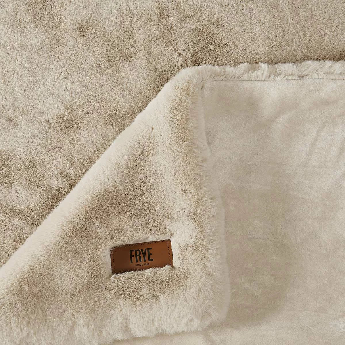 FRYE Luxe Faux Fur Throw, 152 x 177 cm