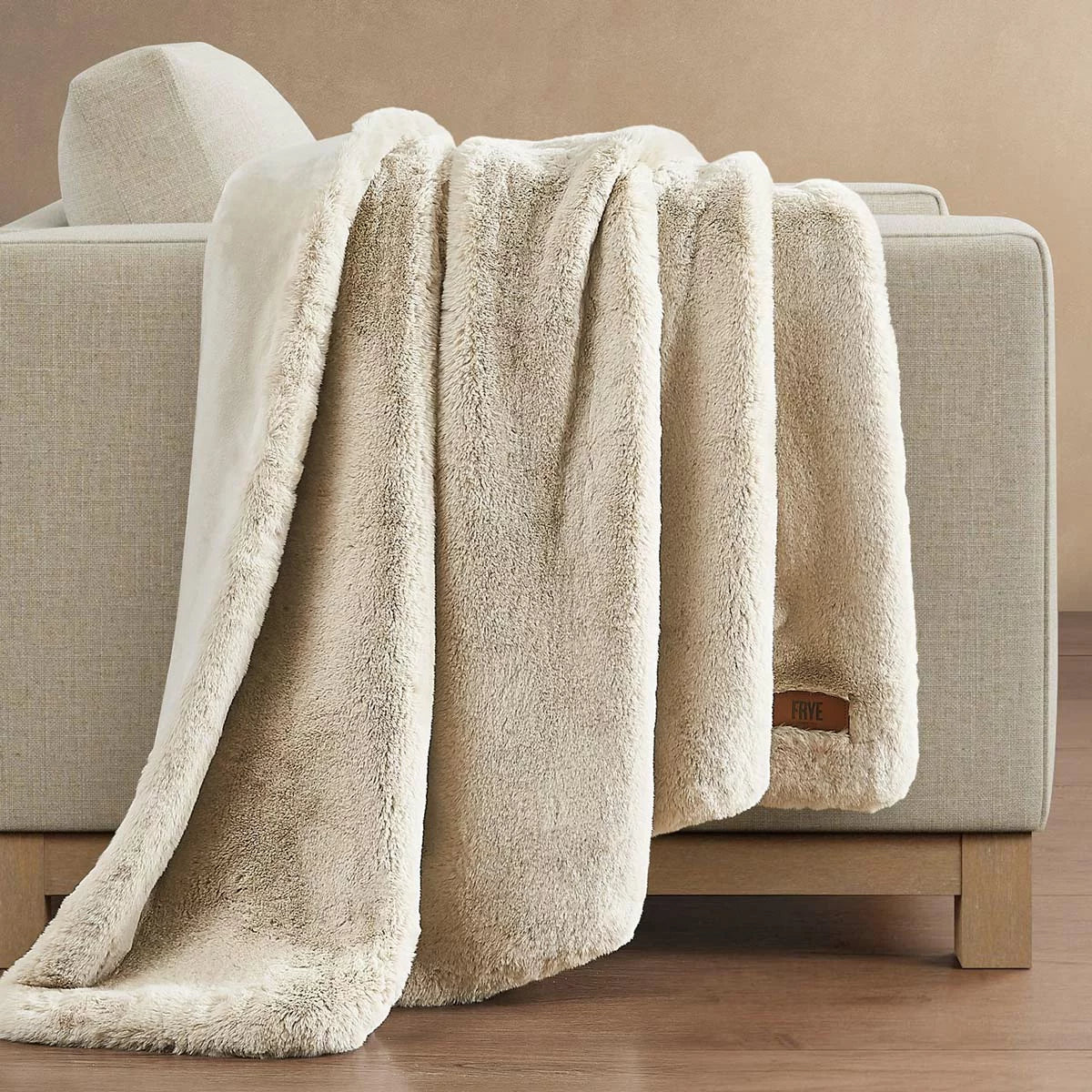FRYE Luxe Faux Fur Throw, 152 x 177 cm