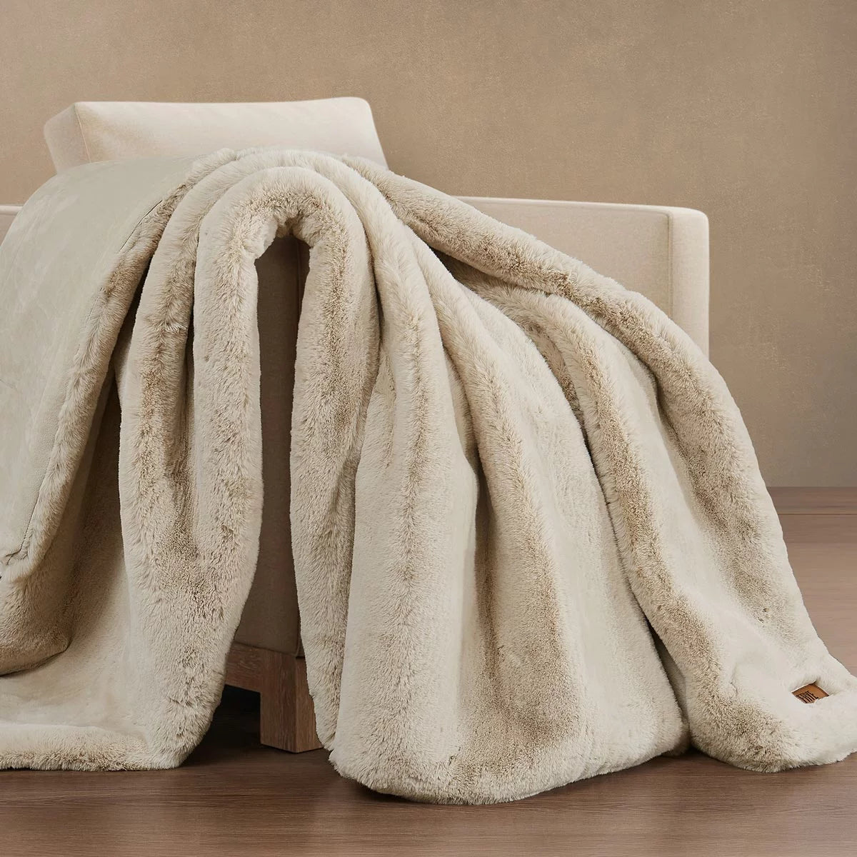 FRYE Luxe Faux Fur Throw, 152 x 177 cm
