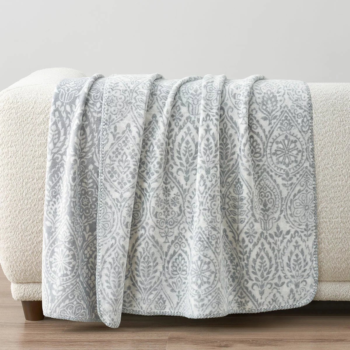 Casual Living Reversible Plush Throw in 6 Designs, 127 x 177 cm