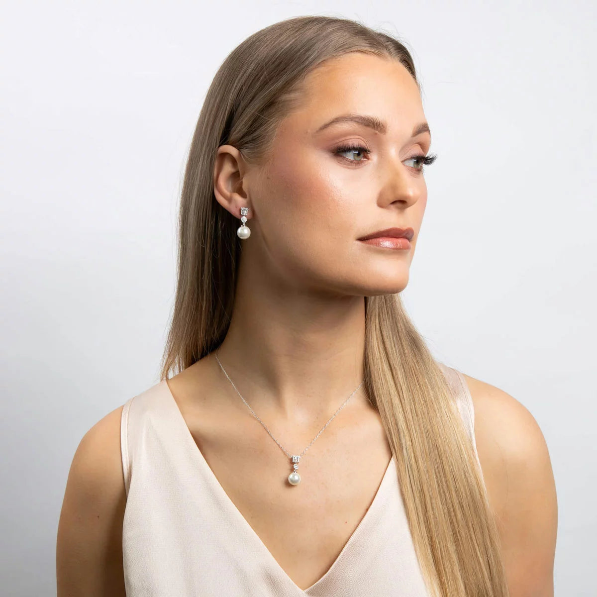 Diamonfire Sterling Silver Zirconia and Shell Pearl Drop Pendant