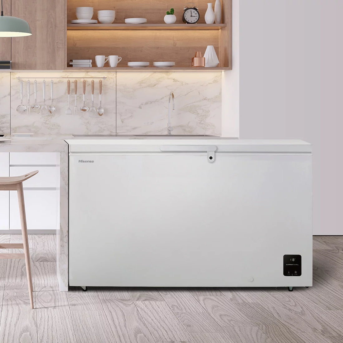Hisense FC571D4AWLYE, 440L High Capacity Chest Freezer, E Rated in White
