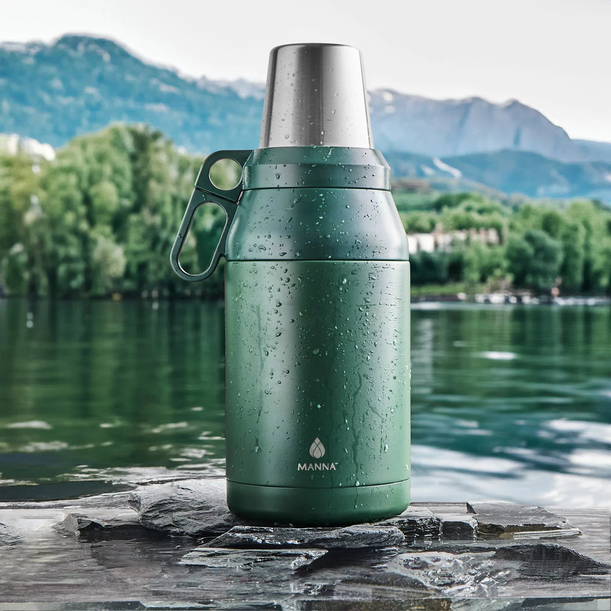 Manna Stack Jug with 4 Stackable Stainless Steel Cups, 1.9L in Green