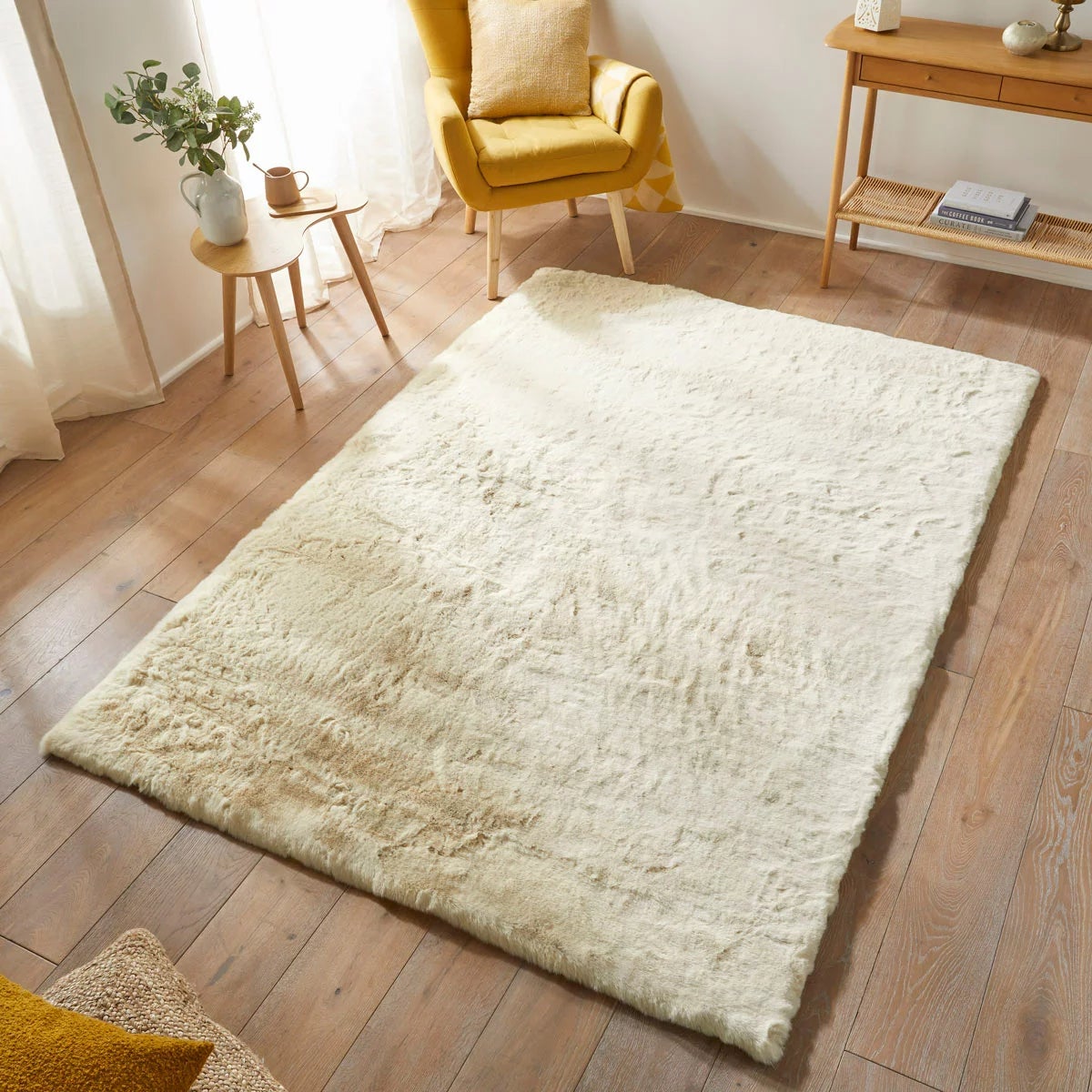 Concept Looms Heavenly Faux Fur Shell Rug, 230 x 300 cm